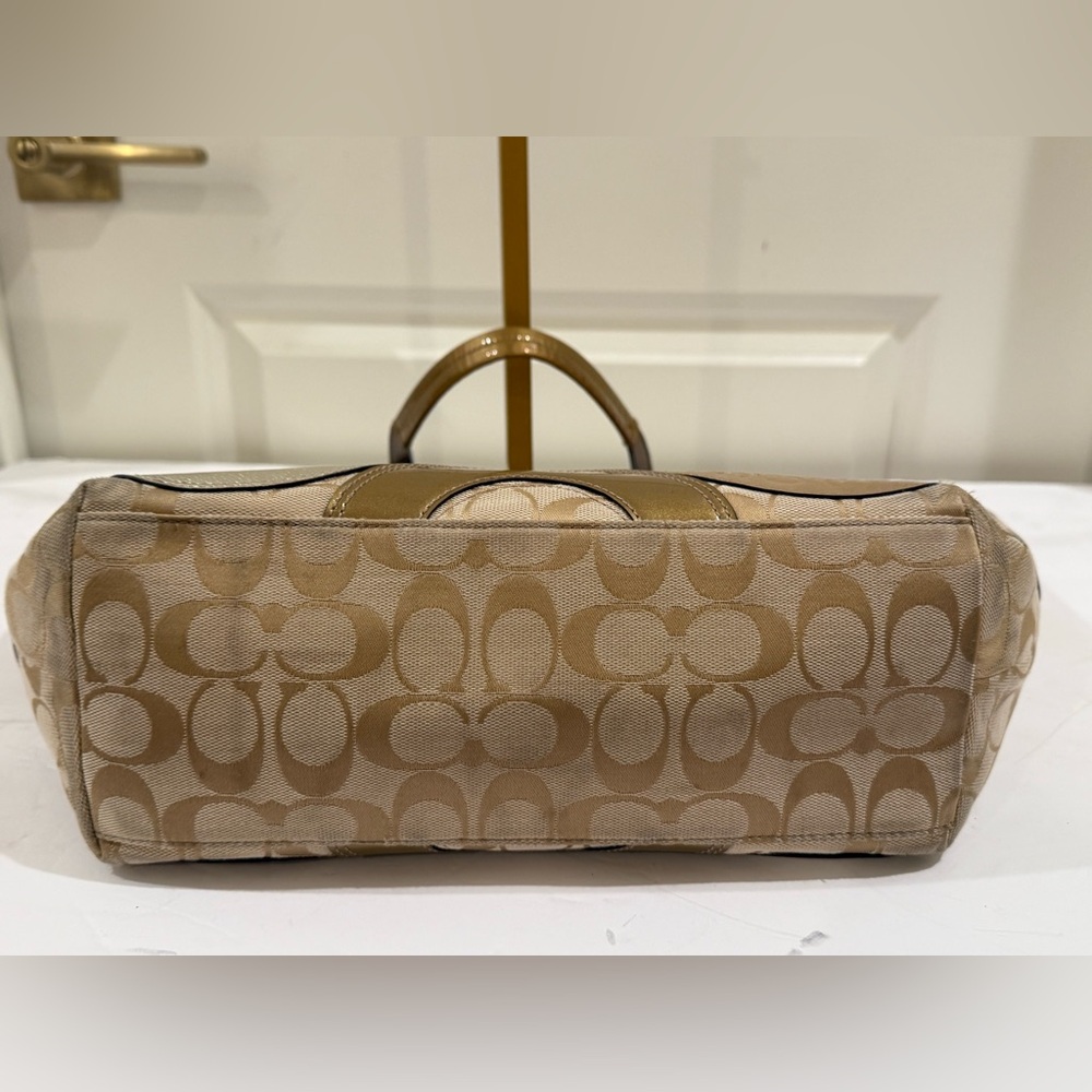 Y2K Coach Gold Leather Embossed Patchwork Tote - Picture 14 of 16